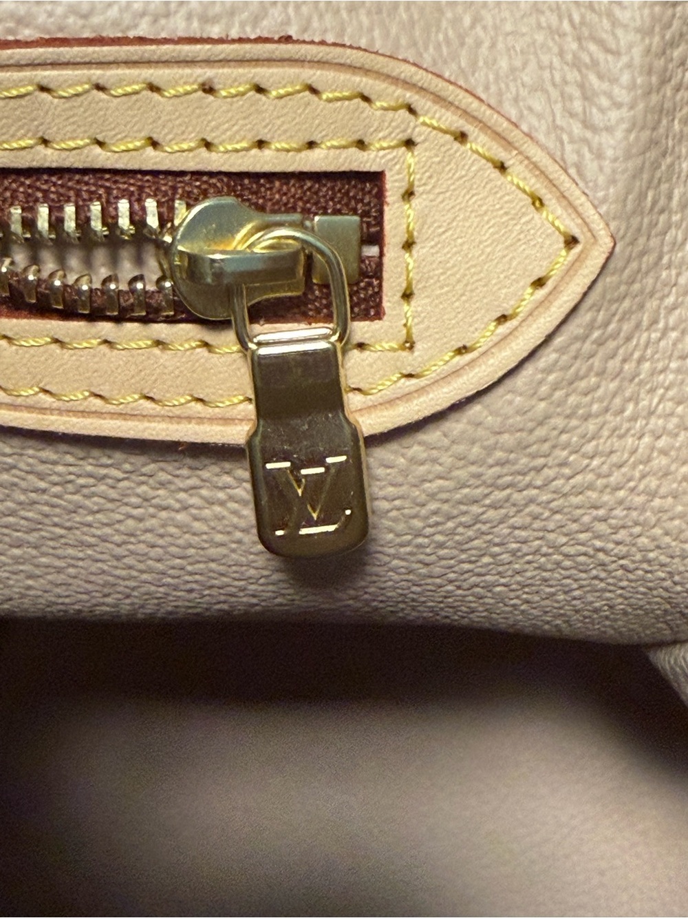 Louis Vuitton Monogram Petit Bucket Bag with Tan Leather Trim - Vintage - Picture 11 of 12